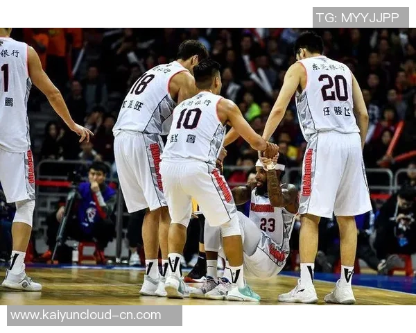 2020年北京与四川篮球对决回顾精彩瞬间与赛季亮点分析