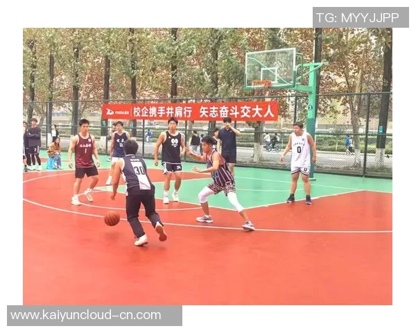 广州篮球队的意识提升与团队协作探讨聚焦篮球发展新方向 广州篮球队的意识提升与团队协作探讨聚焦篮球发展新方向